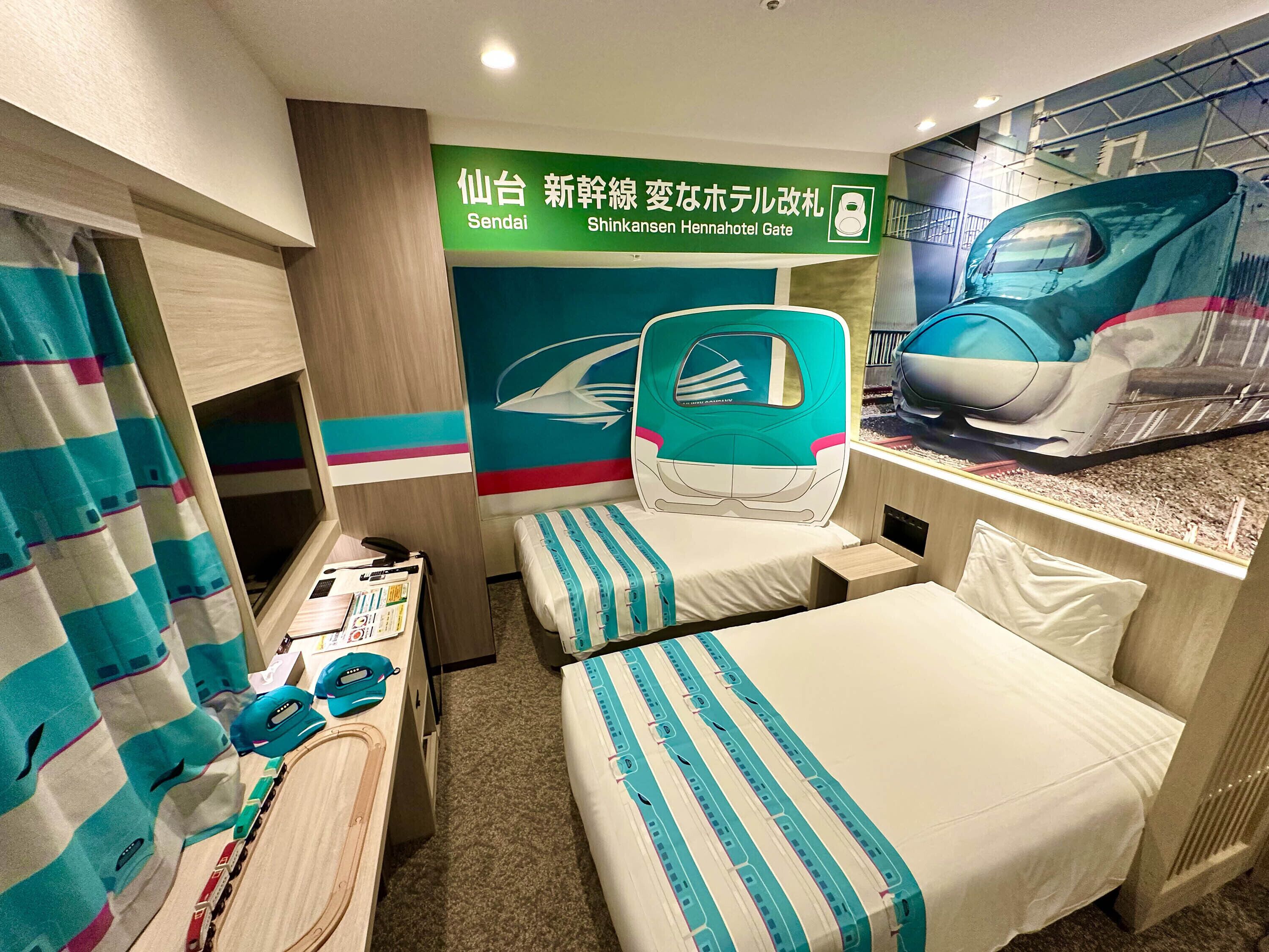 ファミリー ツインルーム 禁煙 | セーフティボックス (室内)、デスク、WiFi (無料)、ベッドシーツ