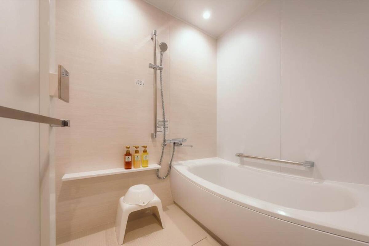 Coffres-forts dans les chambres, bureau, Wi-Fi gratuit, draps fournis