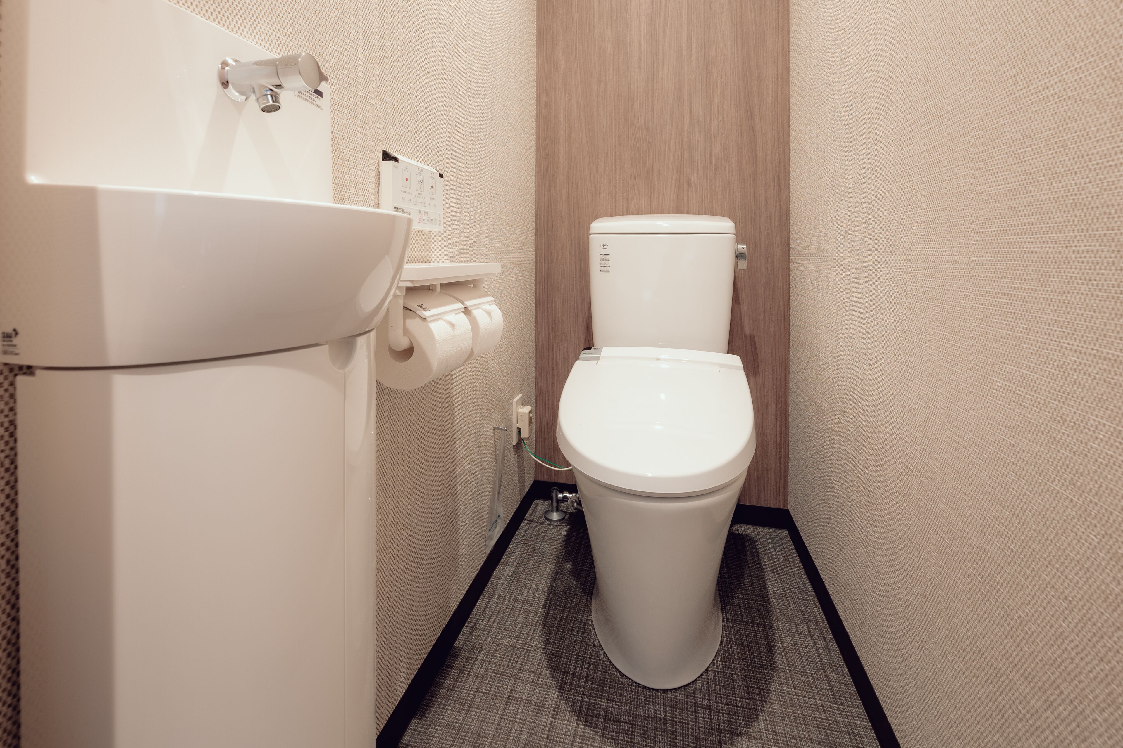 standard twin room, non smoking | bathroom | free toiletries, hair dryer, slippers, electronic bidet