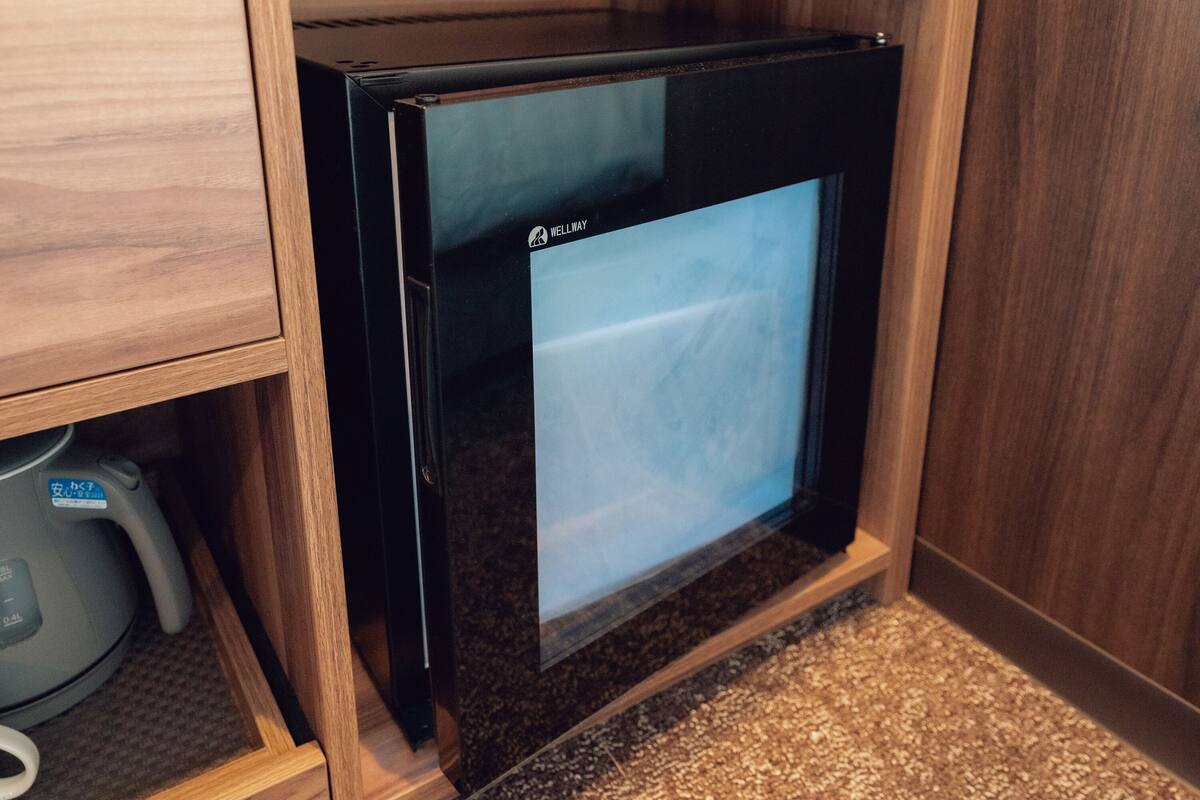 in-room safe, desk, free wifi, bed sheets