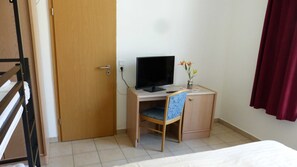 Luokittelematon kuva, 5 kautta 15, painike