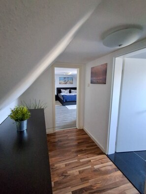 3 bedrooms, WiFi, bed sheets - 149 Vacation with a difference, 2 bedrooms, outdoor seating area, car parking space - 149 Vacation with a difference (Wilhelmshaven)