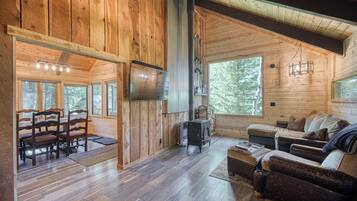 Smart-TV, Kamin, Stereoanlage