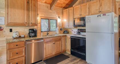 Wooden Teepee - Rustic Yellowstone Escape for 4