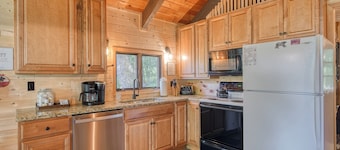 Wooden Teepee - Rustic Yellowstone Escape for 4