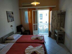 1 bedroom, free Internet, bed sheets
