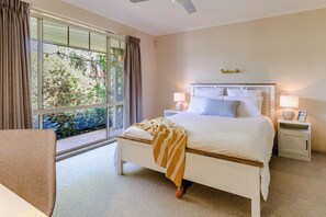 4 chambres, fer et planche à repasser, Wi-Fi, draps fournis