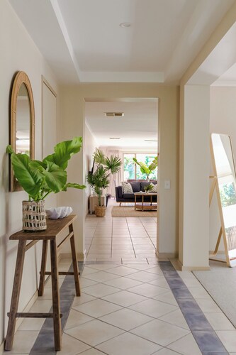 Beach Pad - 4pm check out Sundays*