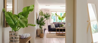 Beach Pad - 4pm check out Sundays*