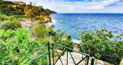Holiday Apartment "Capo d'Arco Il Pino" with Sea View, Pool & Terrace