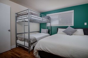 4 chambres, fer et planche à repasser, accès au Wi-Fi (inclus)