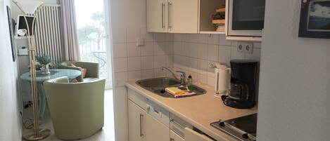 Kühlschrank, Mikrowelle, Geschirrspüler