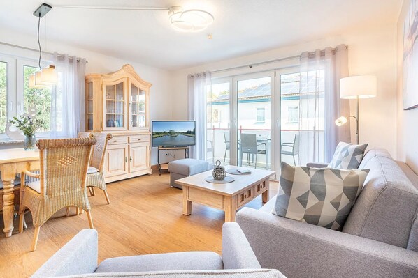 Unclassified image, 1 of 16, button