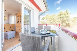 Unclassified image, 3 of 16, button