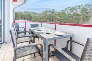 Unclassified image, 3 of 19, button