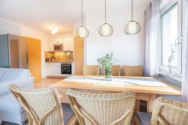 Unclassified image, 1 of 19, button