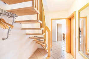 Unclassified image, 4 of 19, button