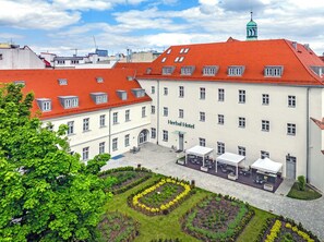 Front of property - Herbal Hotel (Wroclaw)