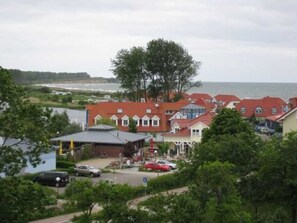 Parkplätze auf dem Gelände