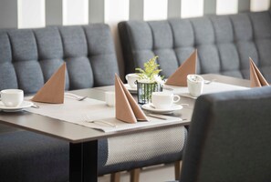 Unclassified image, 2 of 8, button - Via Regia Görlitz DZ Superior - Hotel Via Regia - VIAs Hotels (Görlitz)