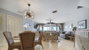 Duplex, 6 chambres | Restauration