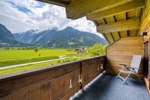 Property grounds - Chalet in Neukirchen with Mountain Views (Neukirchen)