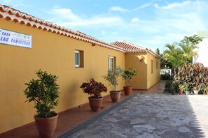 Unclassified image, 5 of 29, button