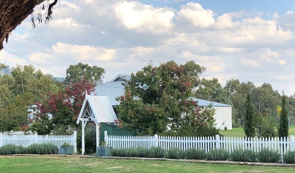 Enceinte de lâhĂ©bergement