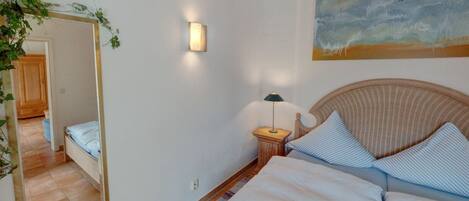 1 camera, ferro/asse da stiro, culla da viaggio, Wi-Fi