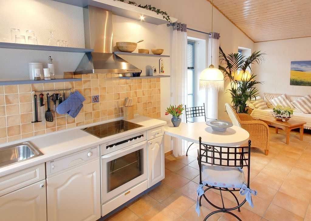 Refrigerador, horno, lavavajillas y cafetera y tetera 