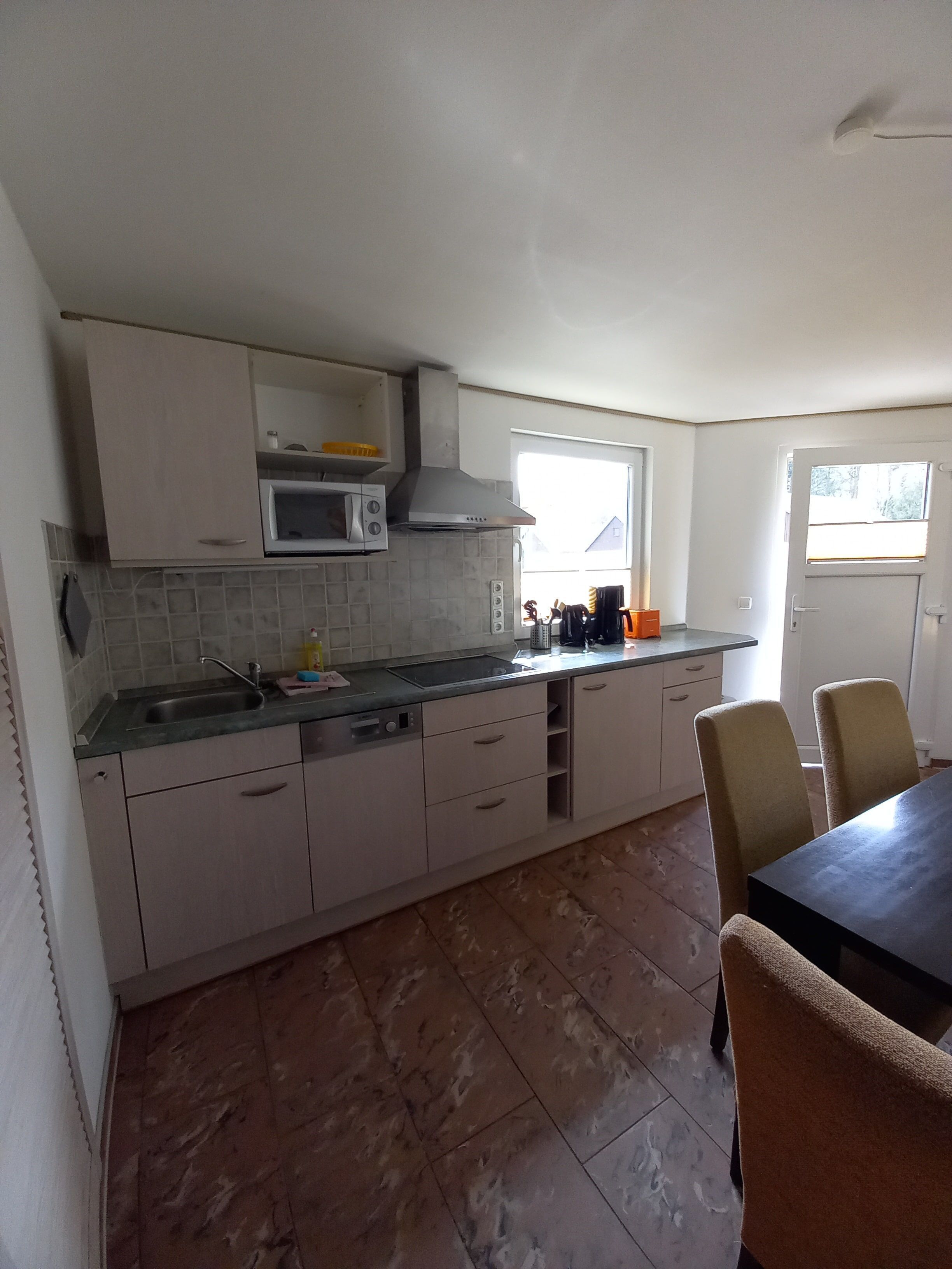 Fridge, microwave, dishwasher, coffee/tea maker