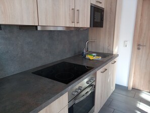 Réfrigérateur, micro-ondes, four, lave-vaisselle