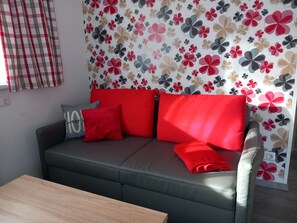 Unclassified image, 4 of 5, button