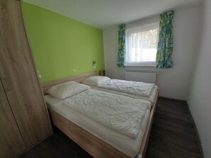 2 Schlafzimmer, Reisekinderbett, WLAN