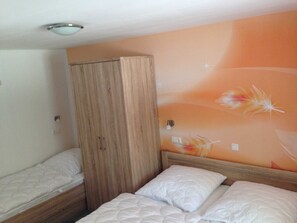 2 Schlafzimmer, Reisekinderbett, WLAN