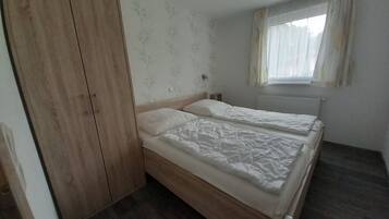 2 slaapkamers, reisbedje, wifi