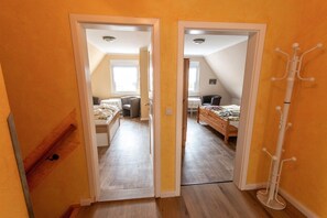 2 bedrooms, travel crib, WiFi - Langfeld, A. Apartment upstairs, 4P - Apartments Langfeld, Christa (Sellin)