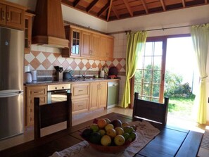 Frigorifero, microonde, forno, lavastoviglie