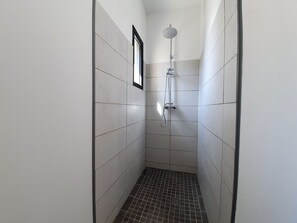Shower, towels - Villa with Pool & Views (Oupia)