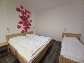 3 bedrooms, travel crib