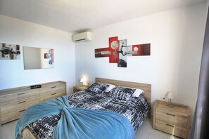 Unclassified image, 2 of 27, button - Puesta de Sol, Spanien (El Paso)