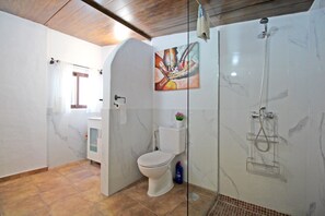 Shower, hair dryer, bidet, towels - Heliocentro, Spanien (Jedey)