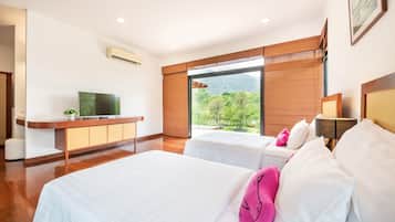 Duplex Twin with Terrace - Mountain View | 1 habitación, ropa de cama de alta calidad y decoración personalizada