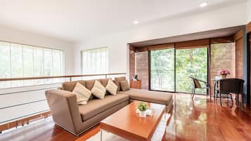 Duplex Twin with Terrace - Garden View | 起居区 | 32-英寸电视(配备有线频道)