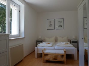 2 bedrooms, WiFi, bed sheets