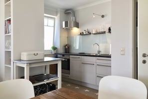 Køleskab, mikrobølgeovn, ovn, opvaskemaskine