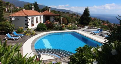 Tres Pinos, Mazo, Spanien