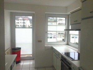 Fridge, oven, dishwasher
