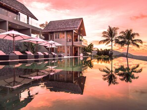 Outdoor pool, pool umbrellas, pool loungers - Suralai by Elite Havens (Koh Samui)