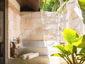 Bathroom - Akuvara (Koh Samui)